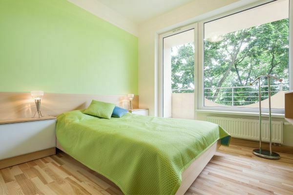 világos zöld falszín