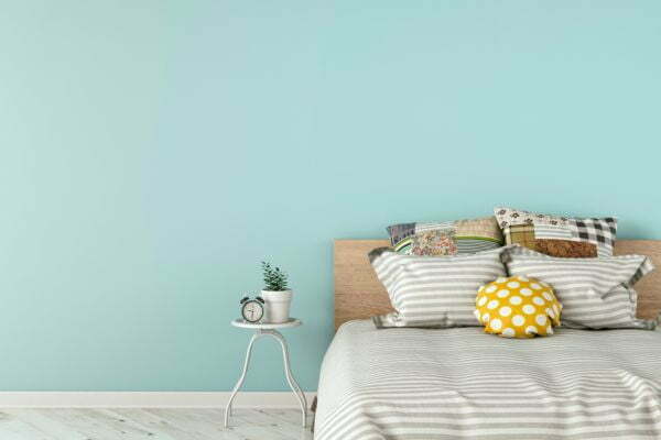 világoskék hálószoba fal